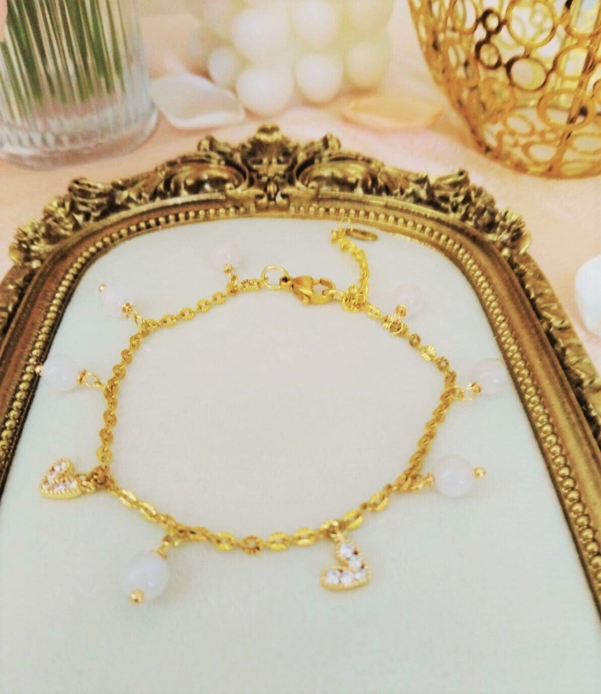"Ivanya” en pierre de lune – Chaîne dorée et charms cœur strass – Bijou délicat fait main