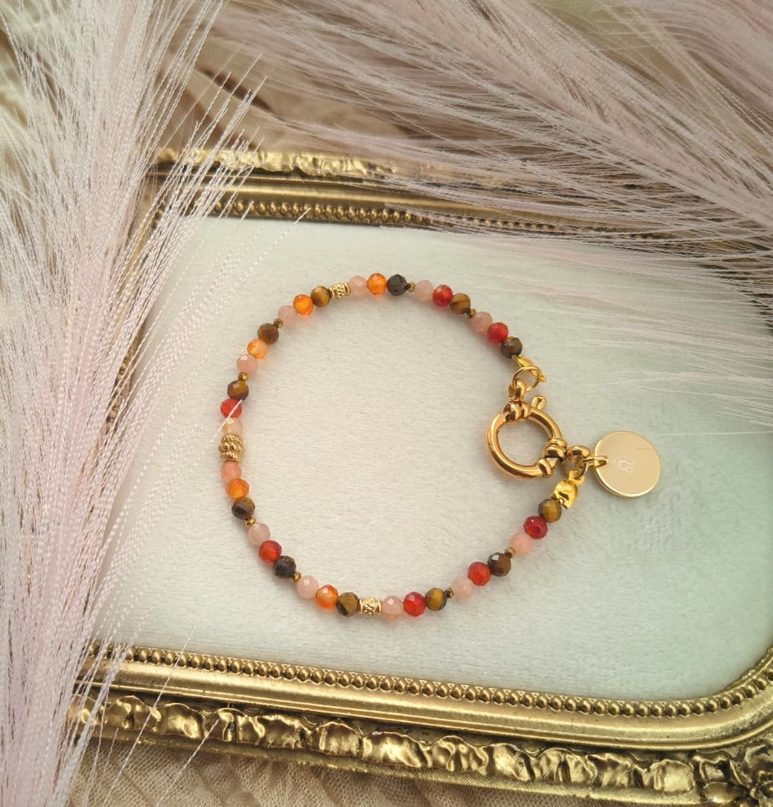 Bracelet signe astrologique Lion en pierres naturelles – Pierre de lune et calcédoine bleue – Bijou fait main