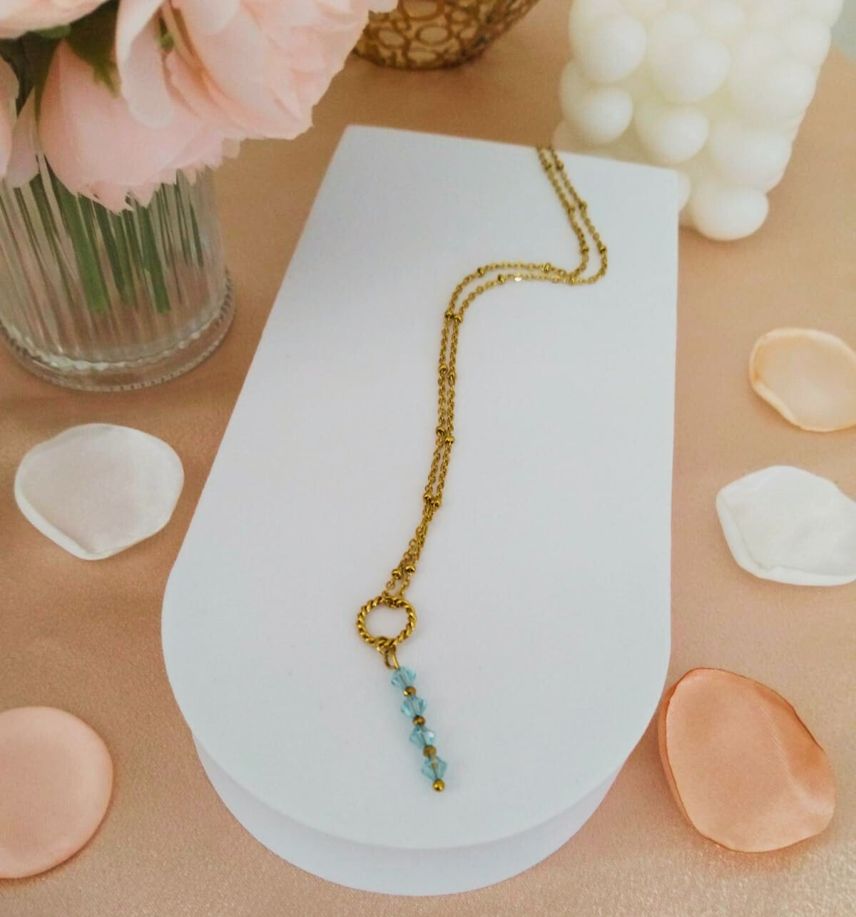 Collier "Sérénité Cristalline" - Swarovski Aigue-Marine 4mm, Cristal Teinté Doré, Chaîne à Bille Acier Inox