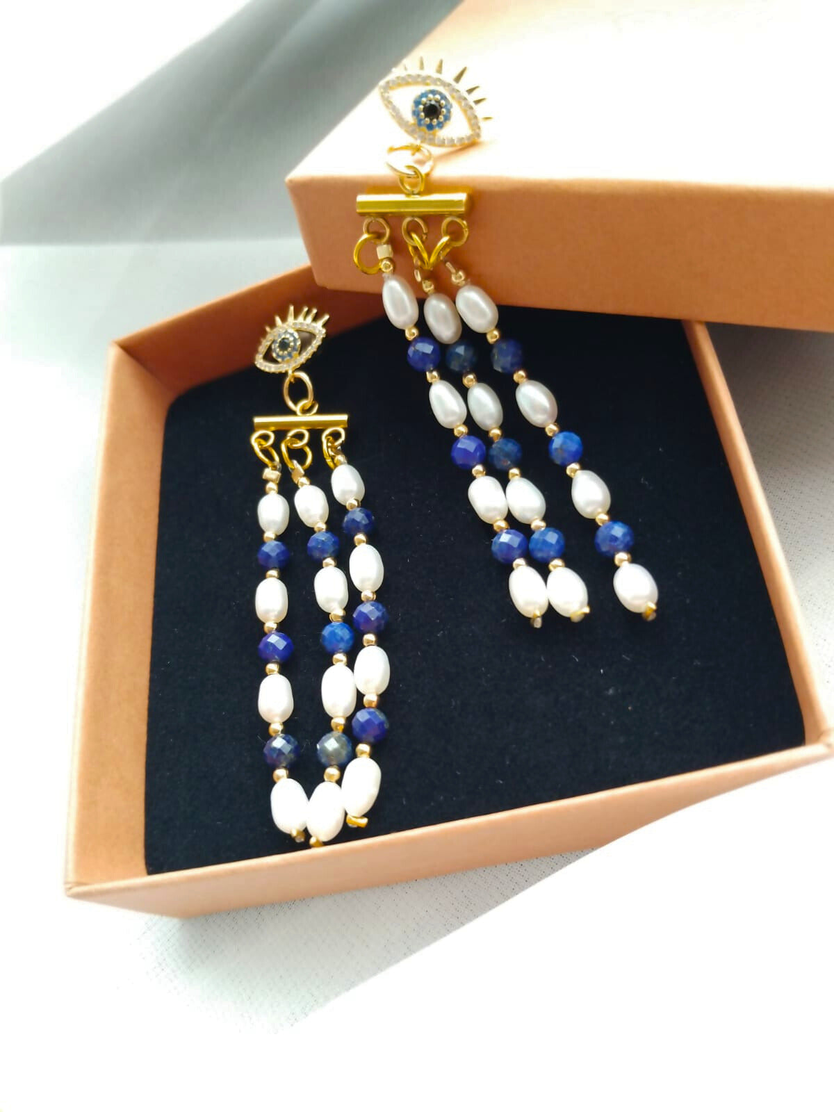 Boucles Sirius – Lapis-lazuli & perles d’eau douce