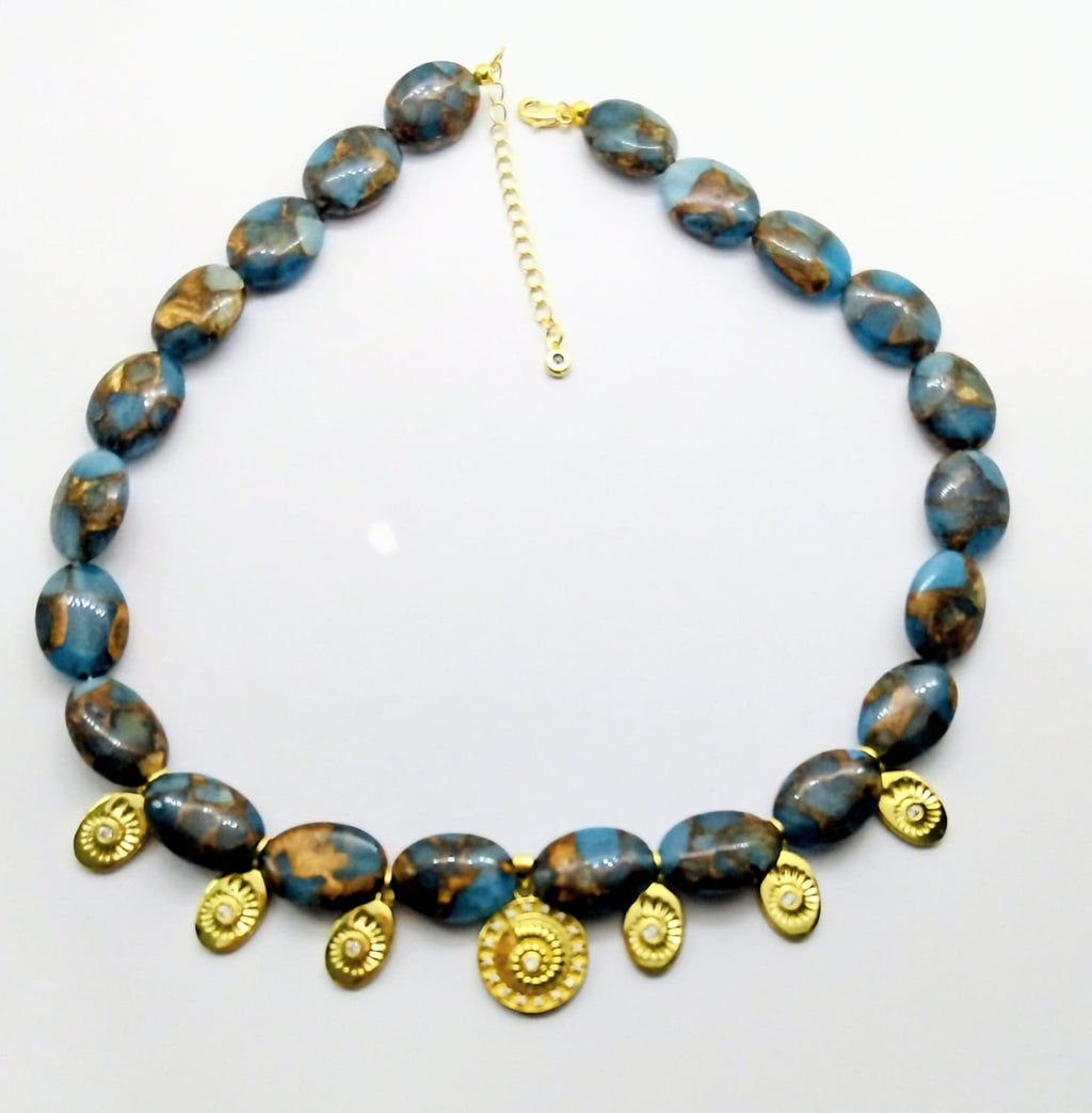 Collier Laguna – Collier femme quartz mosaïque bleu turquoise et coquillages dorés - Vatou Soa