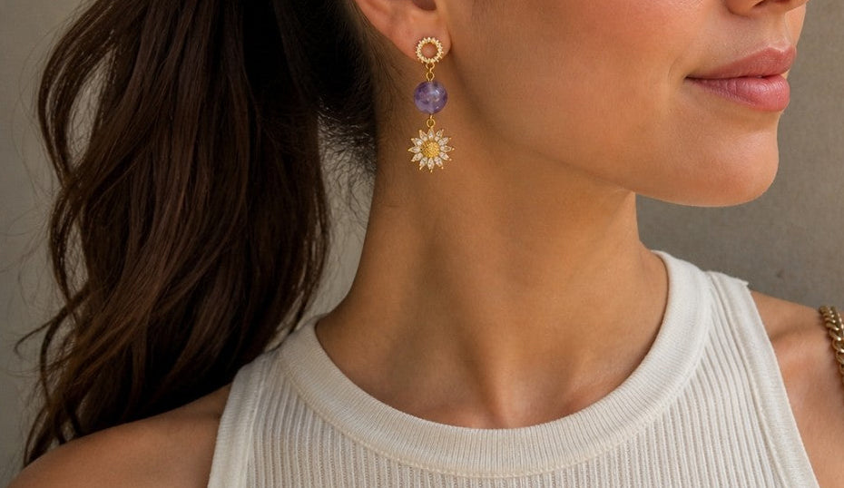 Boucles d’oreilles LUMÉLIS en améthyste naturelle – boucles pendantes dorées fleur - Vatou Soa