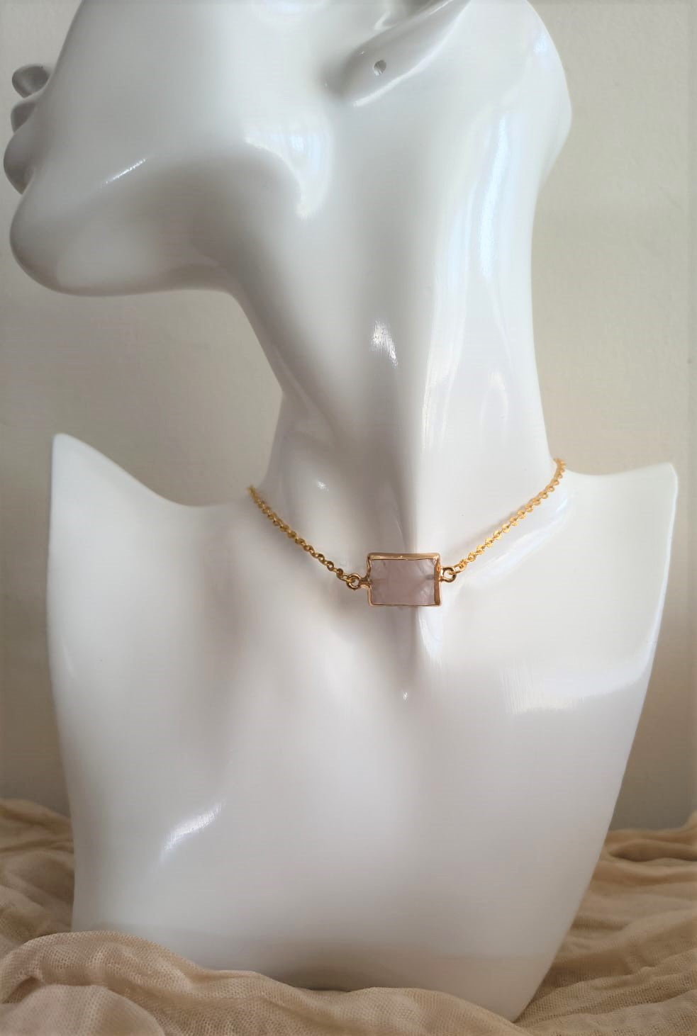 Collier "Élégance Quartz Rose" avec chaine acier inox et pendentif Quartz Rose - Vatou Soa