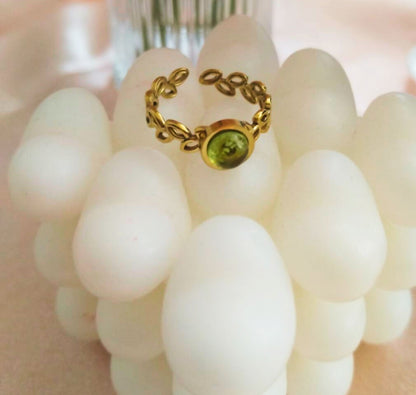 Bague péridot naturelle – Feuillage doré réglable