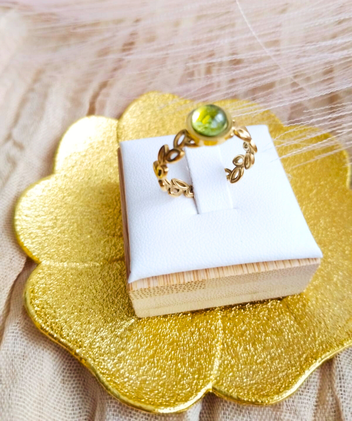 photo bague péridot ajustable en acier inoxydable feuillage laurier