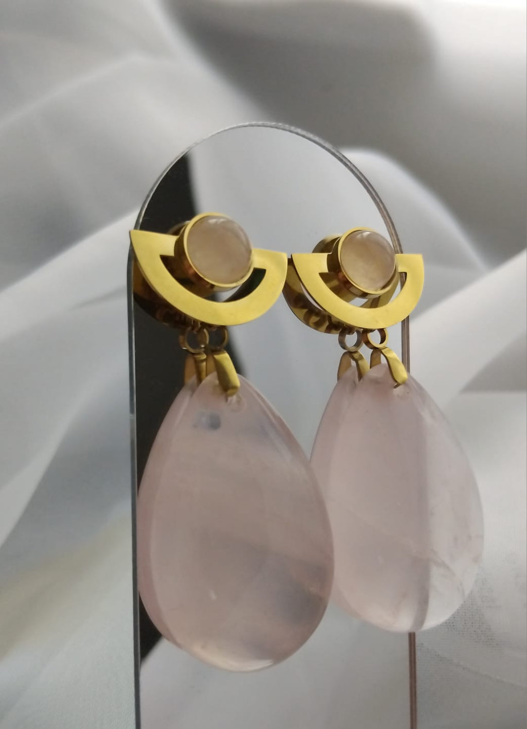 boucles pendantes femme  quartz rose clou style tribal cabochon 6mm et pendant environ 3,5cm en quartz rose