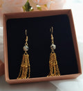 boucles pendantes femme jaspe dalmatien 6mm et pompon chaine à billes en acier inoxydable