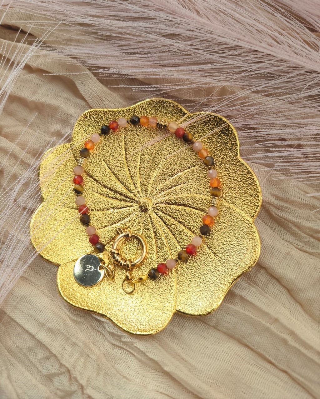 Bracelet signe astrologique Lion en pierres naturelles – Pierre de lune et calcédoine bleue – Bijou fait main