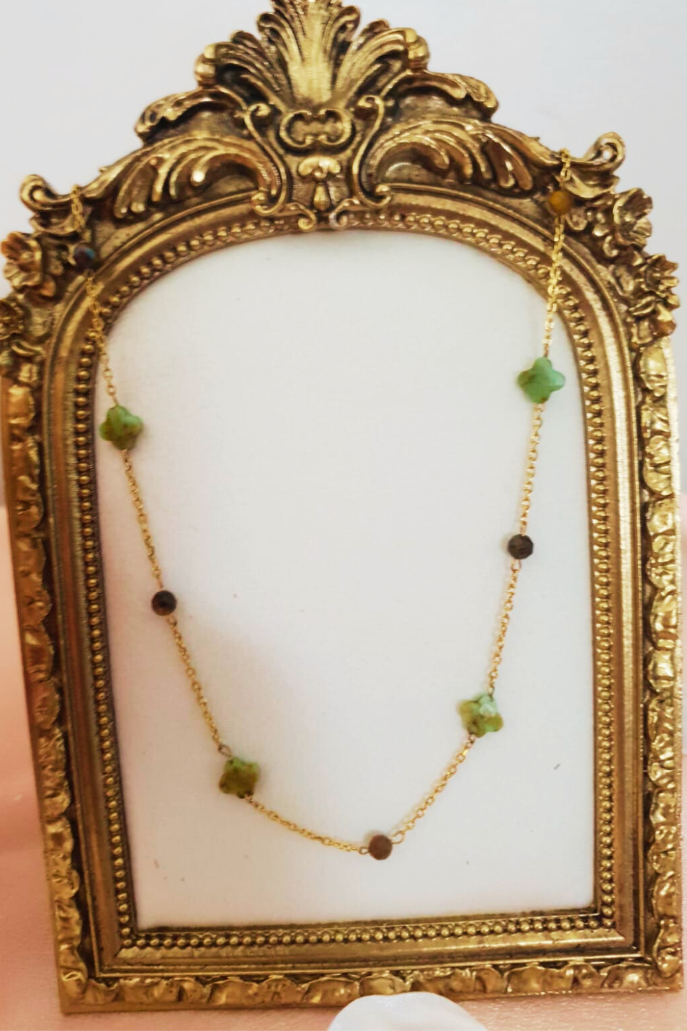 collier chaine perlée et chrysoprase trèfle et oeil de tigre bijou femme
