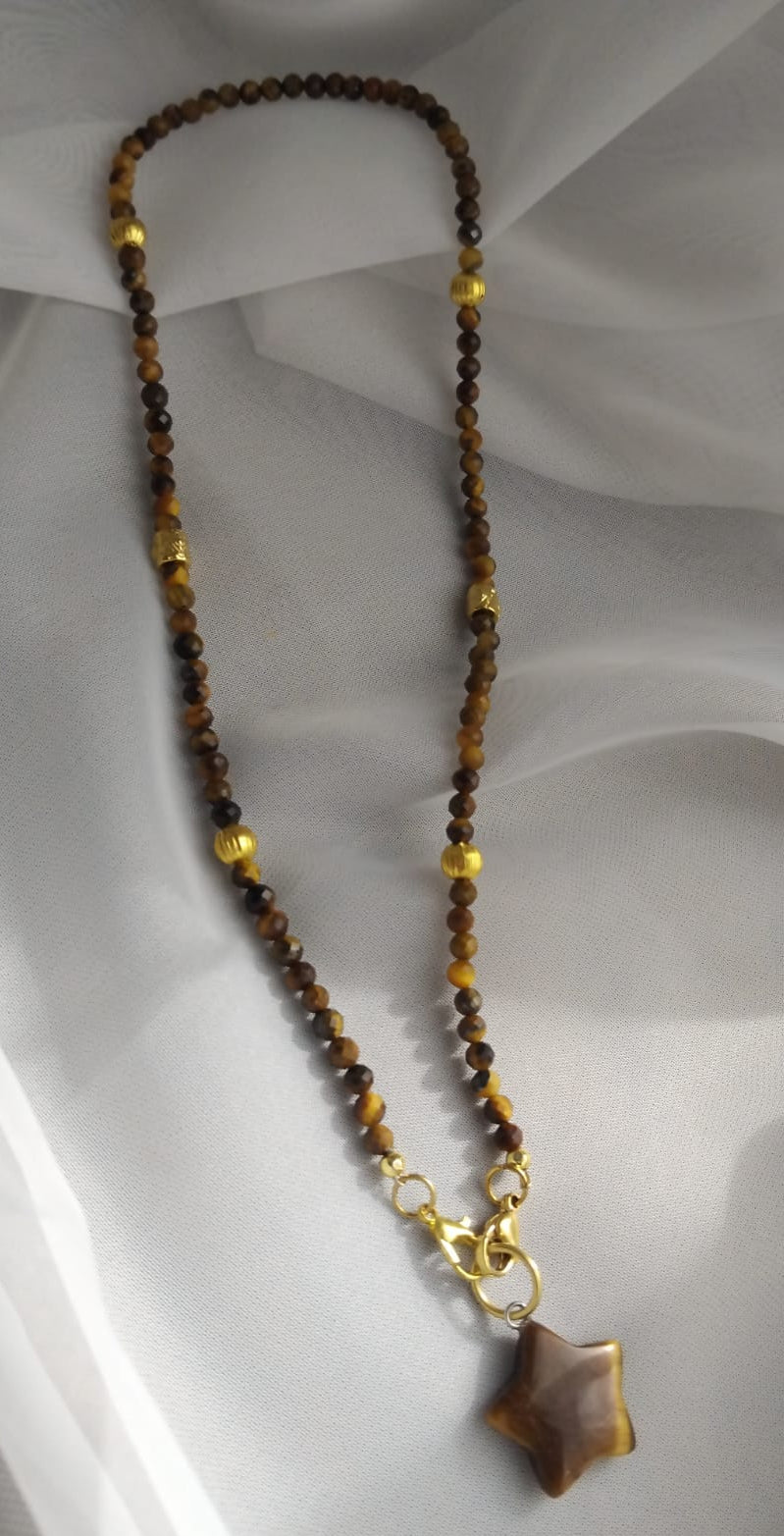 collier femme oeil de tigre facetté 4mm et pendentif oeil de tigre forme étoile fermoir devant mousqueton