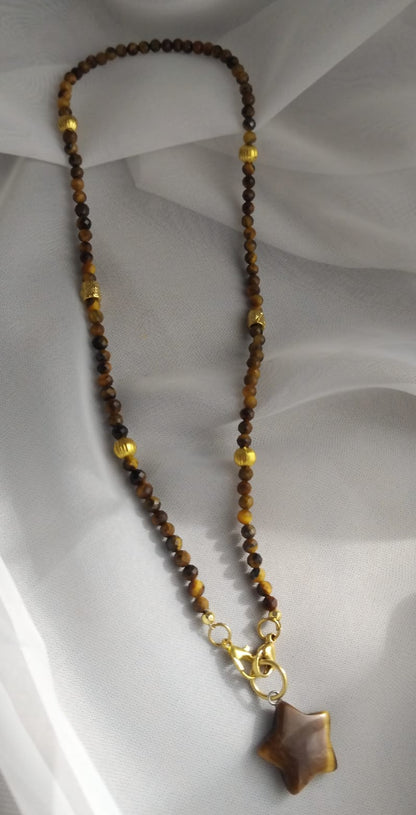 collier femme oeil de tigre facetté 4mm et pendentif oeil de tigre forme étoile fermoir devant mousqueton