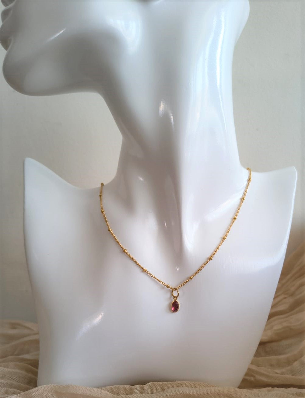 Collier grenat rhodolite chaîne dorée – bijou fait main en France
