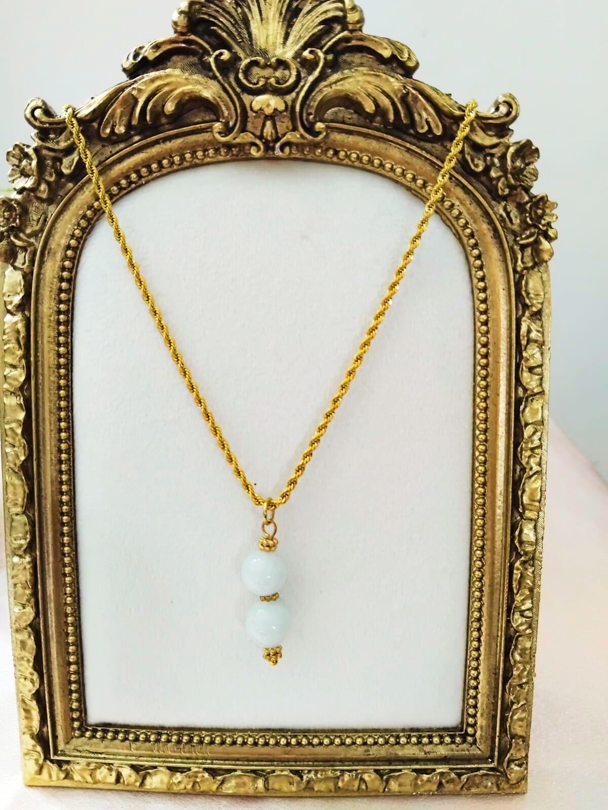 Collier Lunæa en jade de Chine – bijou poétique doré fait main