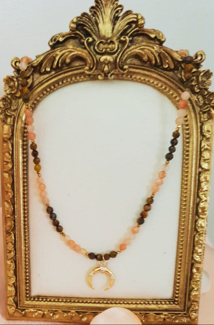 Collier pierre de soleil, œil de tigre & cristal irisé – Magie lunaire & lumière intérieure - Vatou Soa