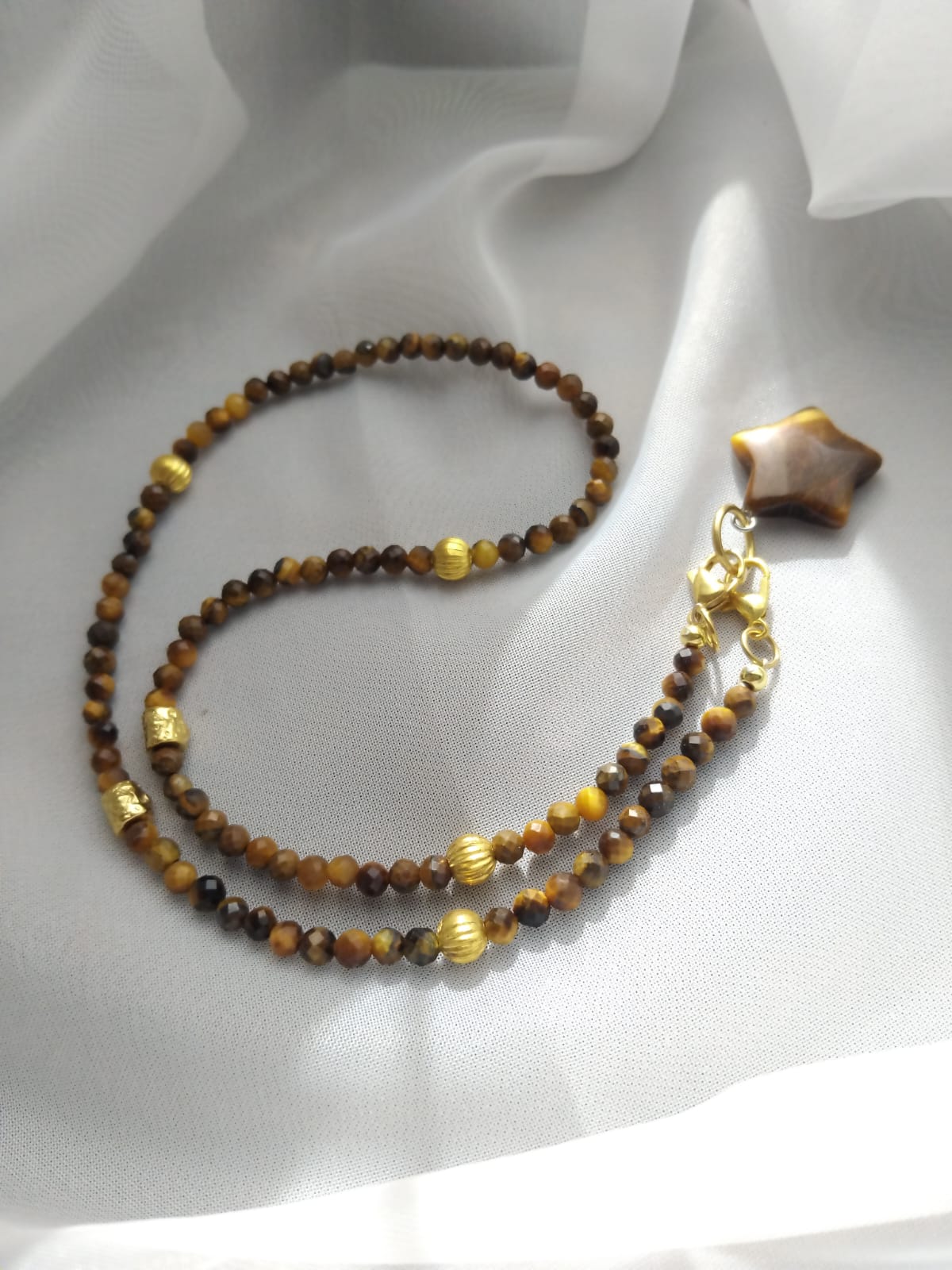 collier femme oeil de tigre facetté 4mm et pendentif oeil de tigre forme étoile fermoir devant mousqueton