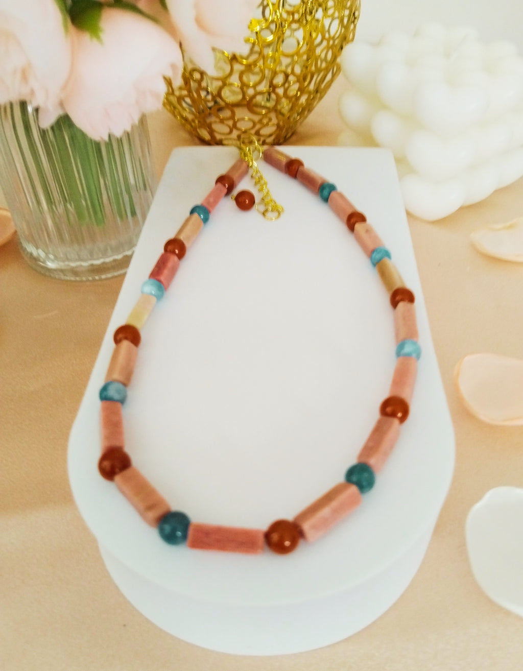 collier rhodonite tube  jaspe rouge forme boule 6mm et apatite bleu forme boule 6mm