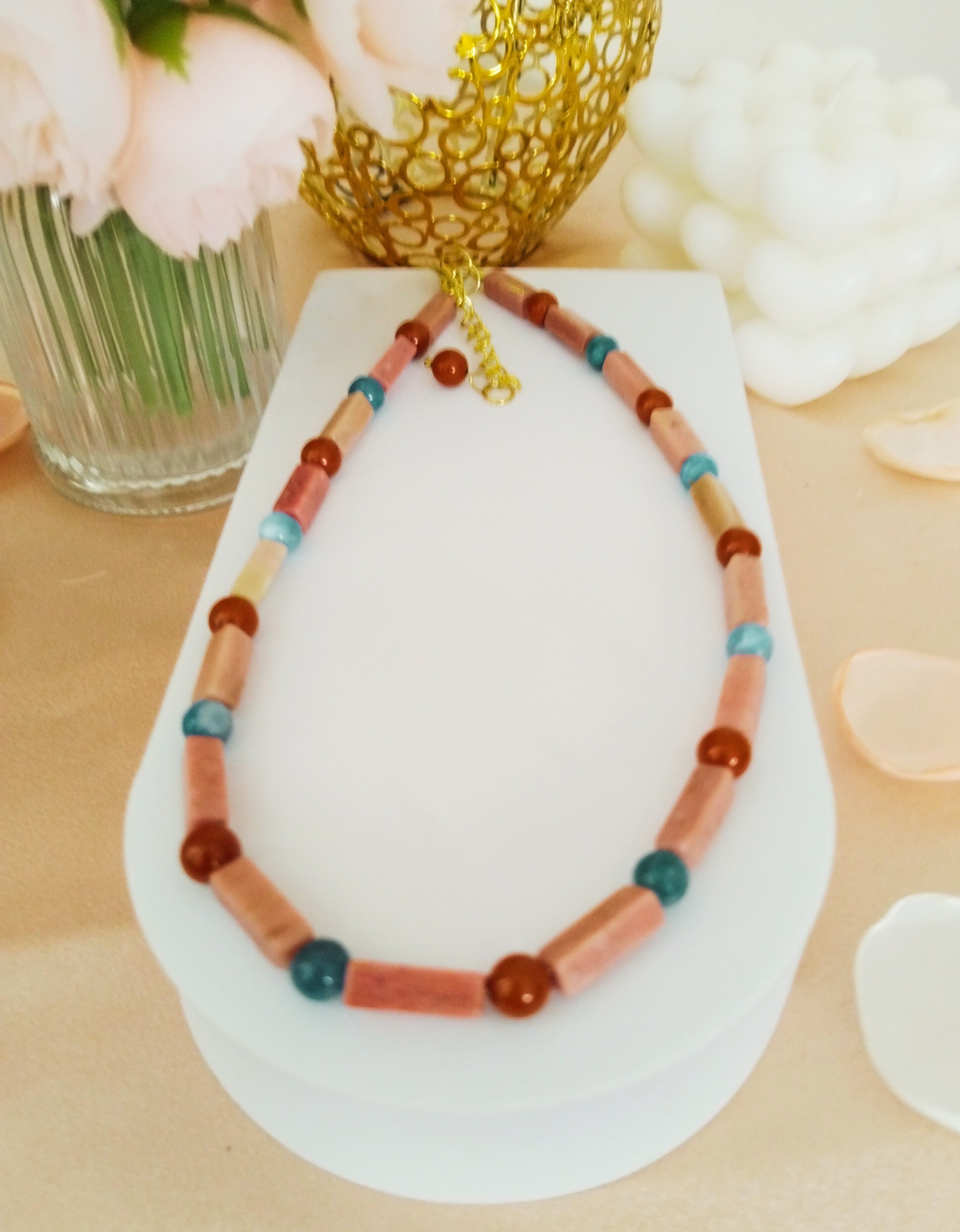 collier rhodonite tube  jaspe rouge forme boule 6mm et apatite bleu forme boule 6mm