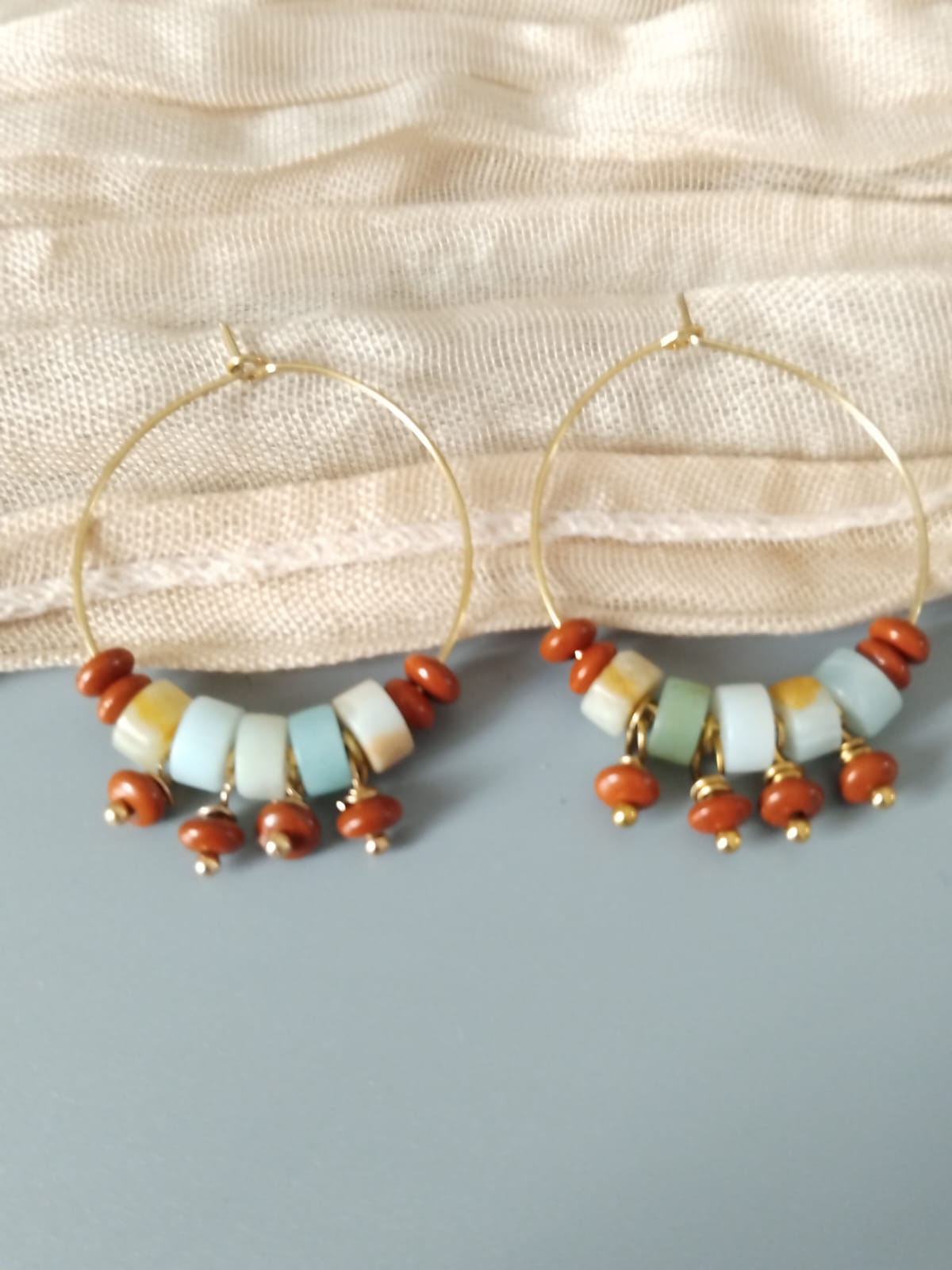 Créoles amazonite fleurie et jaspe rouge femme