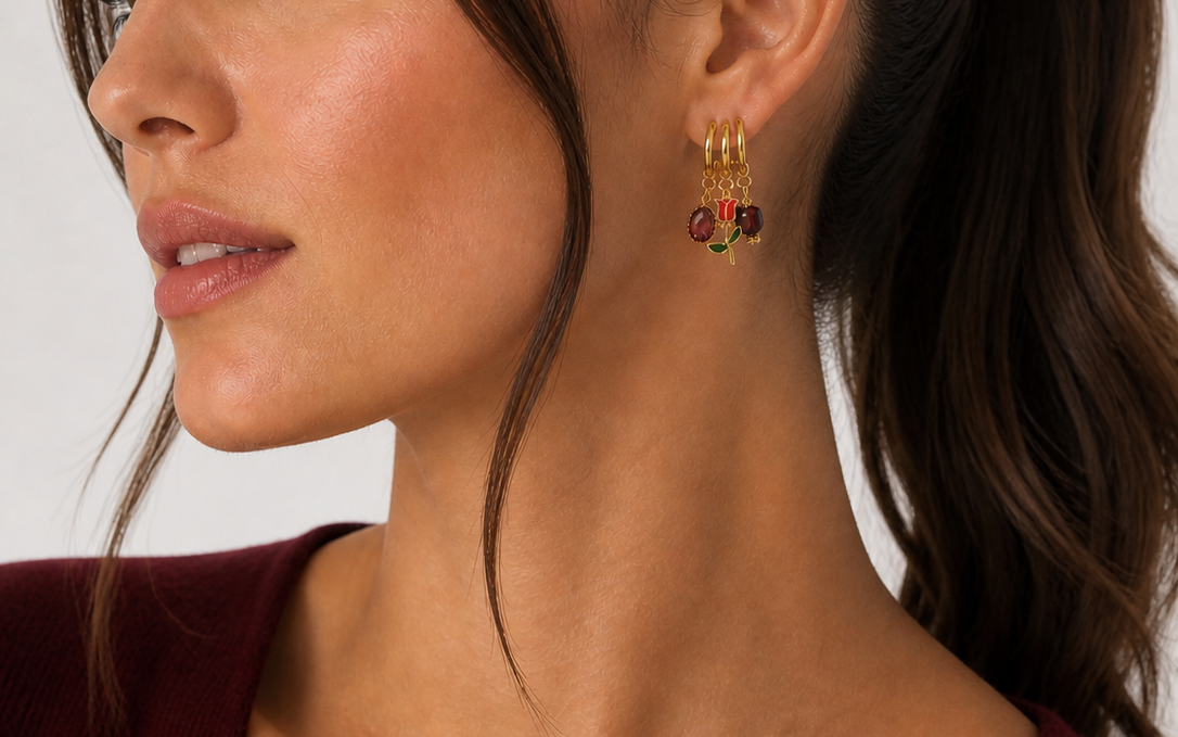 Rosalie – Boucles d’oreilles pendantes grenat hessonite et fleur rose – Plaqué or 14 carats - Vatou Soa